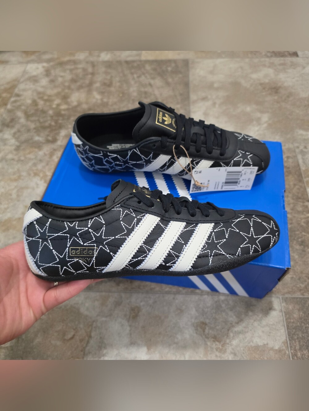 Adidas Tokyo sneakers in Core Black / Off White / Gold Metallic